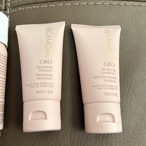 Vegamour Dry Shampoo, Gro Shampoo and Conditioner - Picture 3 of 3